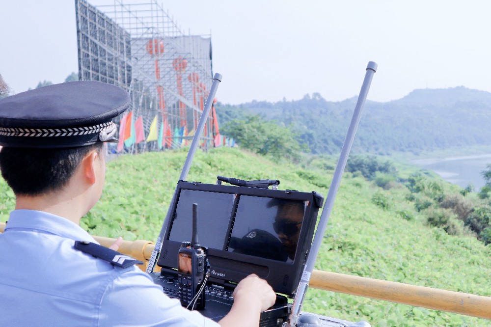 蒲江县委书记蒲发友一行莅临战狼无人机基地调研?